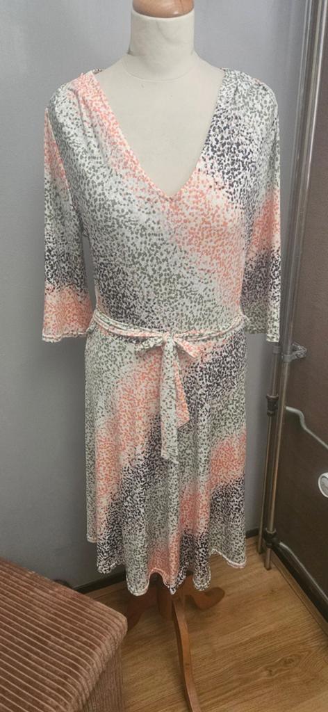 Jurk maat 40/42 met print en strikceintuur, Maat 38/40 (M), Overige kleuren, Ophalen of Verzenden, Knielengte