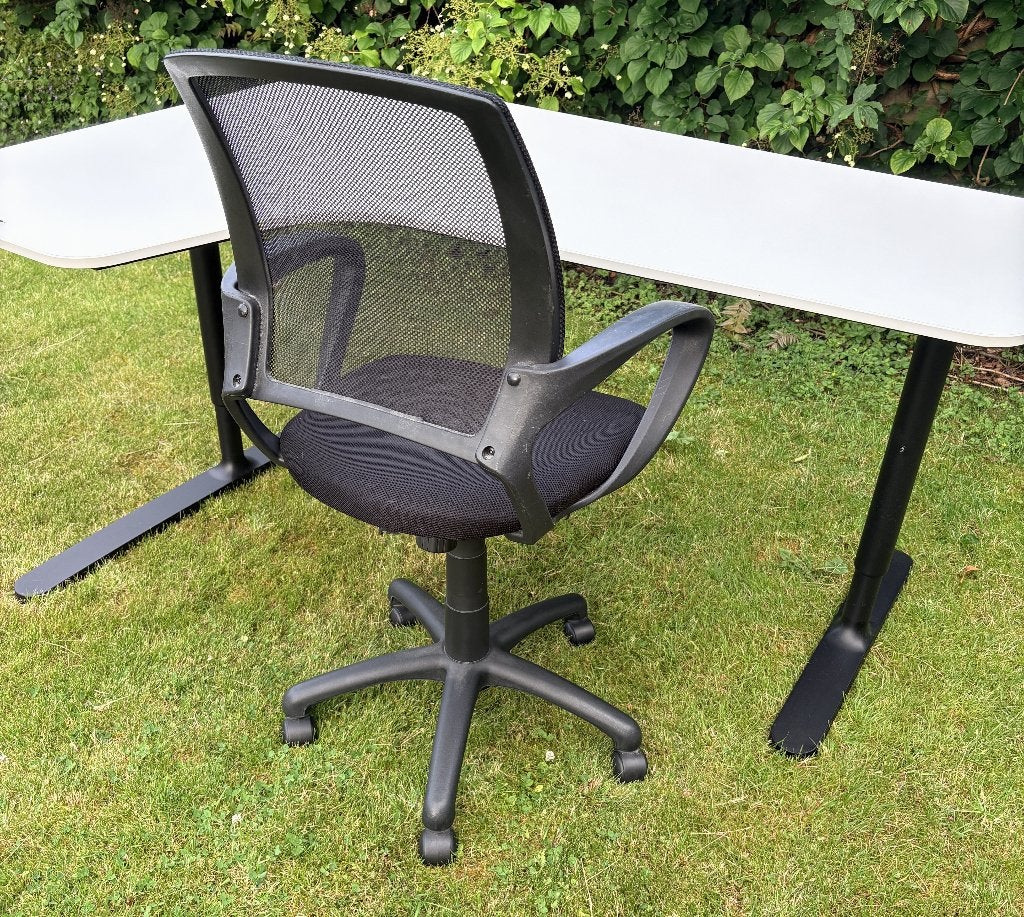 Wit bureau linkse wing gratis stoel, Huis en Inrichting, Bureaus, Ophalen, 160 cm, Gebruikt, In hoogte verstelbaar