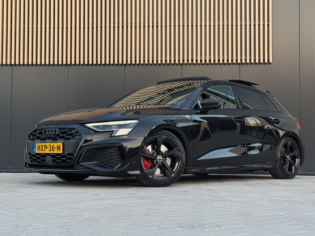 Audi A3 Sportback 45 TFSIe S edition Competition Maxton Matr, Gebruikt, Euro 6, 4 cilinders, Zwart
