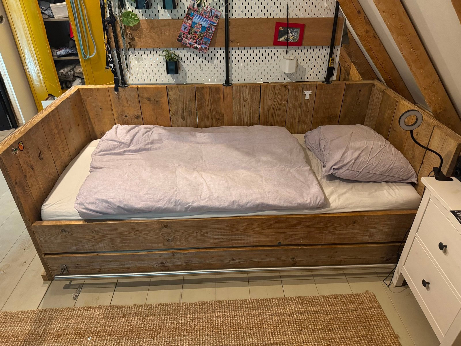 Steigerhouten bed met uitschuifbaar logeerbed, Ophalen, Eenpersoons, 210 cm, Steigerhout
