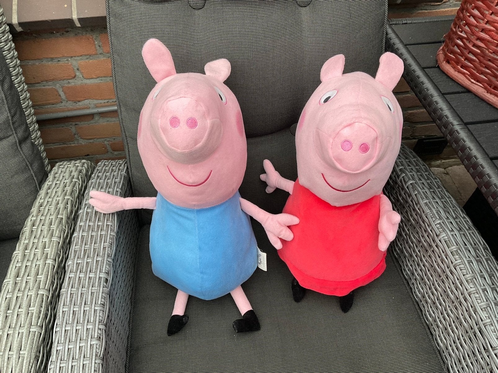 2 nieuwe super grote Peppa Pig en George 50cm.samen 15€, Ophalen, Overige typen, Nieuw, Peppa Pig