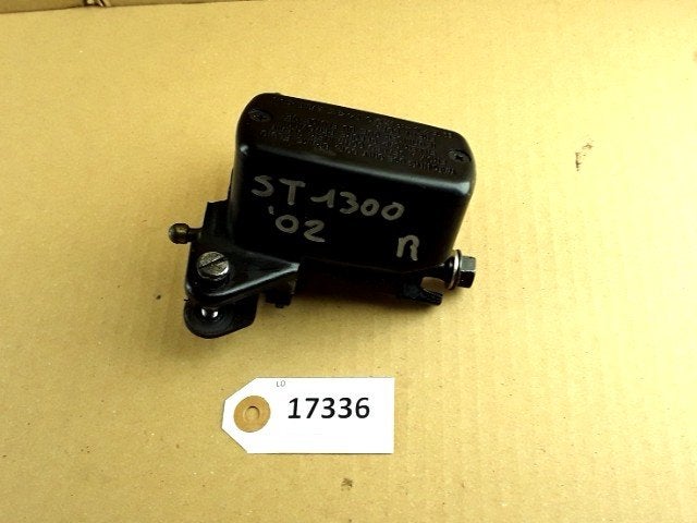 ST1300 2002 - 2009 Honda Rempomp D1-30572