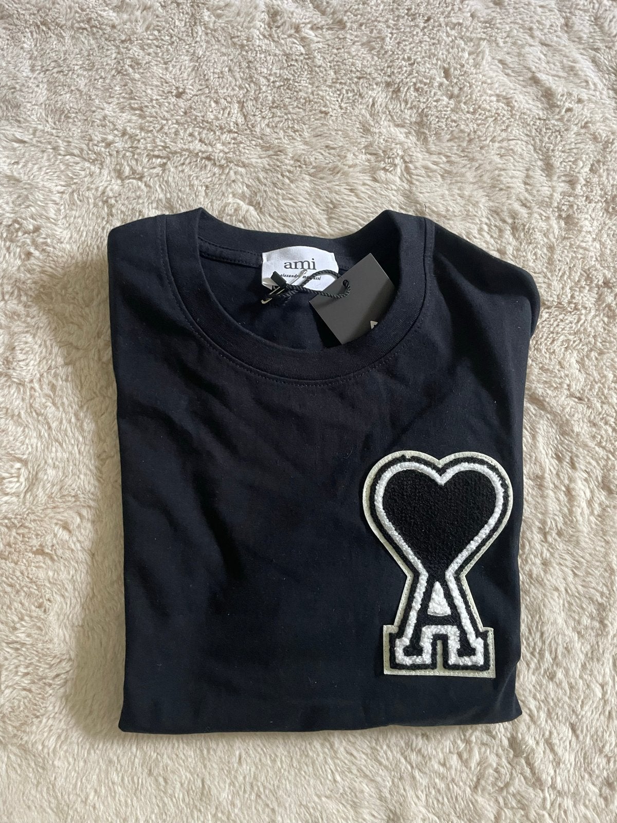 Ami Paris T-shirt met groot hartlogo - Zwart, Kleding | Heren, T-shirts, Ophalen of Verzenden, Nieuw, Maat 46 (S) of kleiner, Zwart
