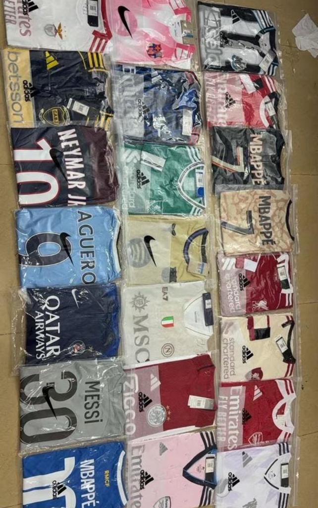 Supplier voetbalshirts, Ophalen, Zo goed als nieuw, Shirt
