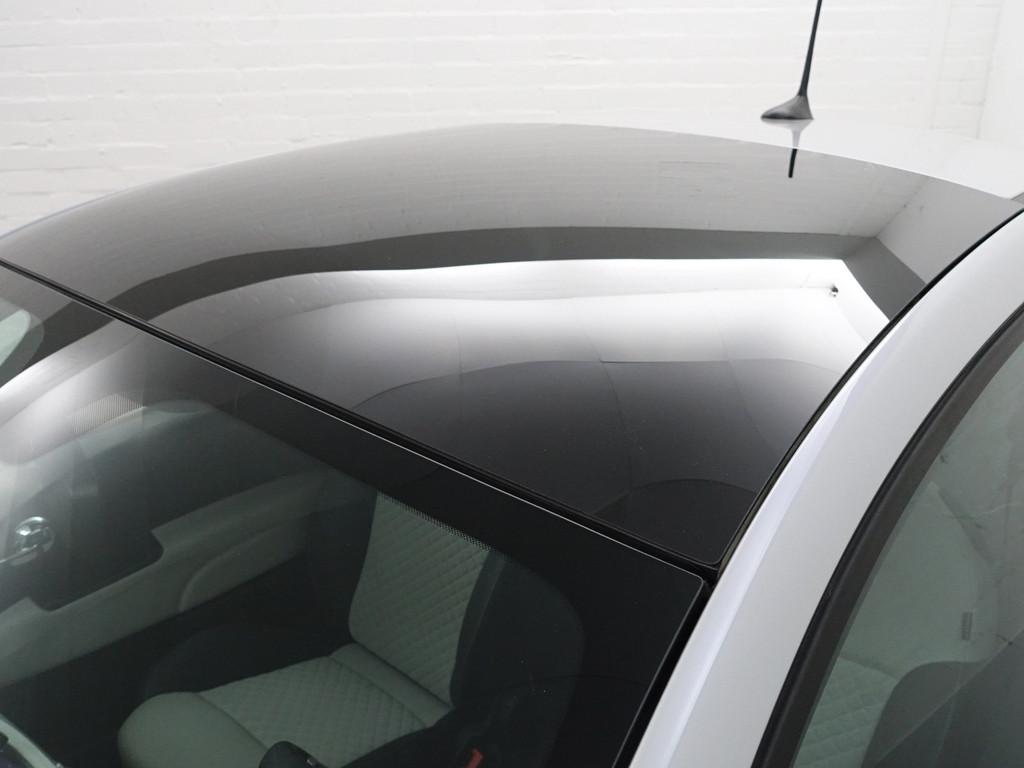 Fiat 500 1.0 Hybrid Dolcevita- Panoramadak, Two Tone, Carpla, Voorwielaandrijving, Stof, Met garantie (alle), 4 stoelen
