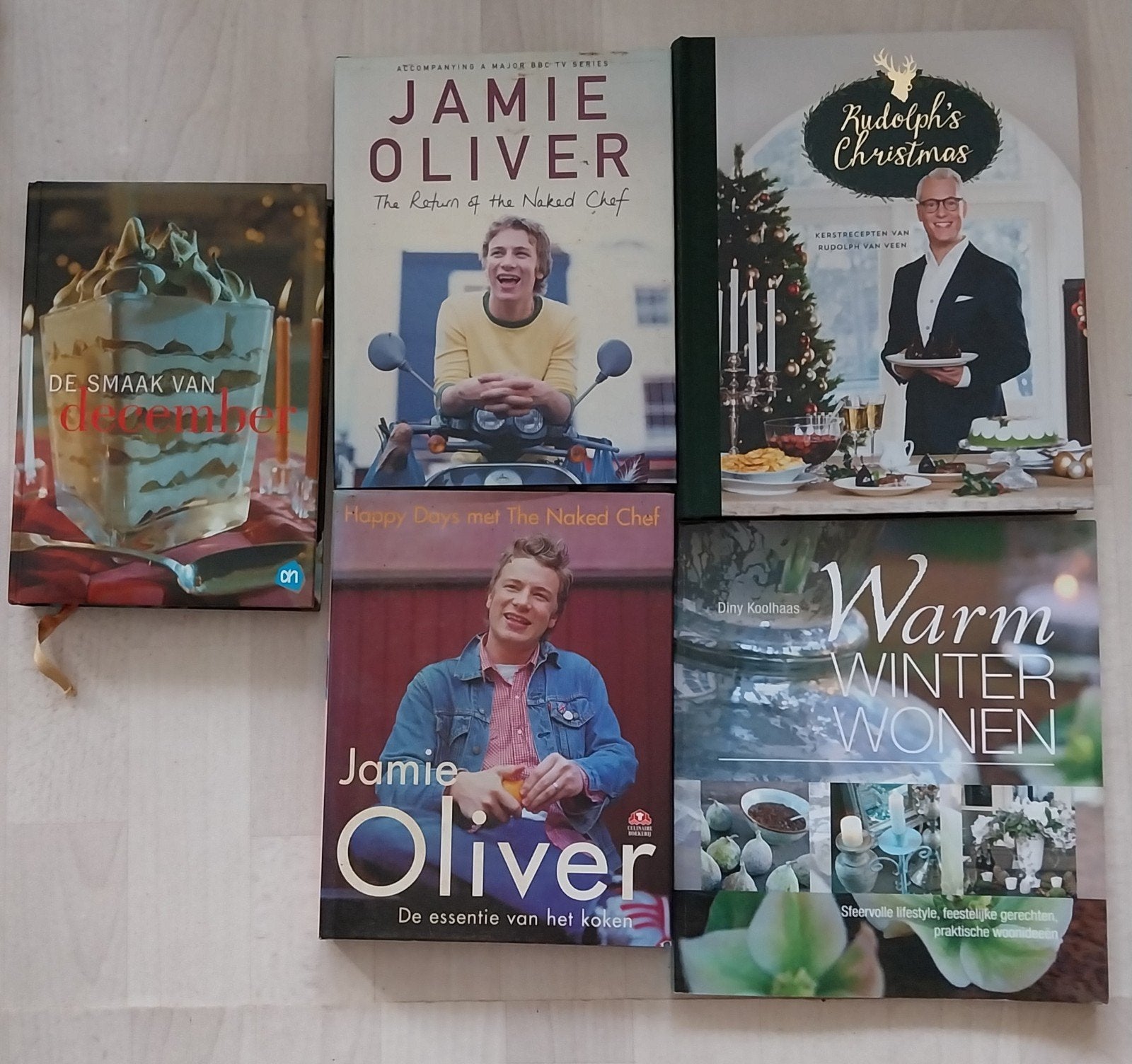 Jamie Oliver kookboeken 2 stuks +3, Ophalen of Verzenden