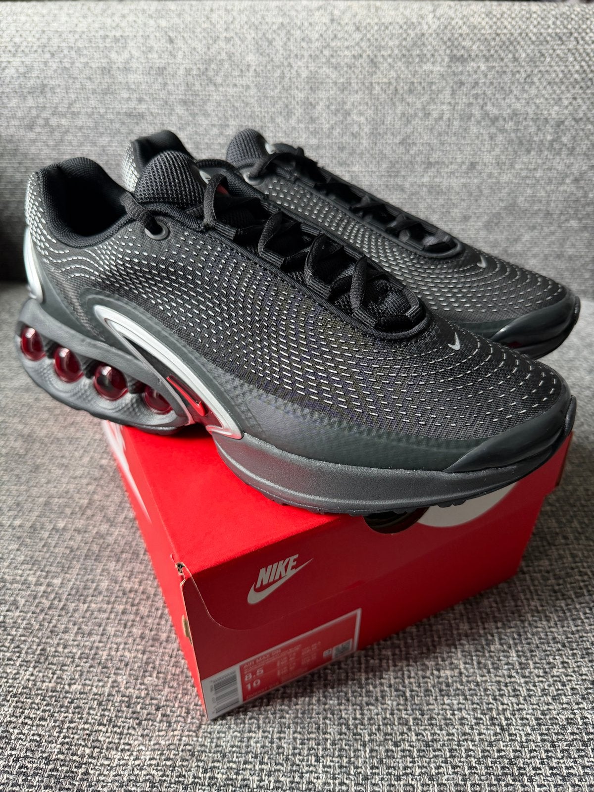 Nike Air Max DN - Maat 42 - Nieuw in doos, Zwart, Nieuw, Ophalen of Verzenden, Sneakers of Gympen
