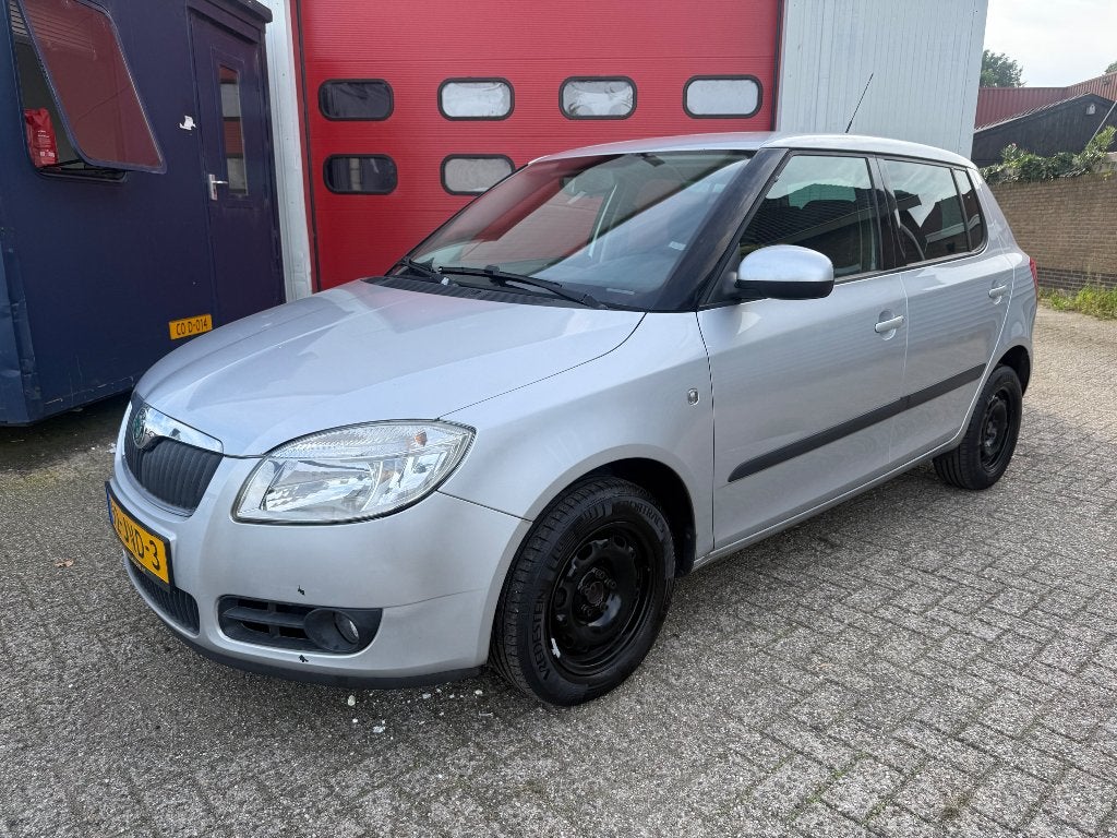 Skoda Fabia 1.4 16V 63KW 2009 Grijs, Voorwielaandrijving, 40 €/maand, 4 cilinders, Bedrijf
