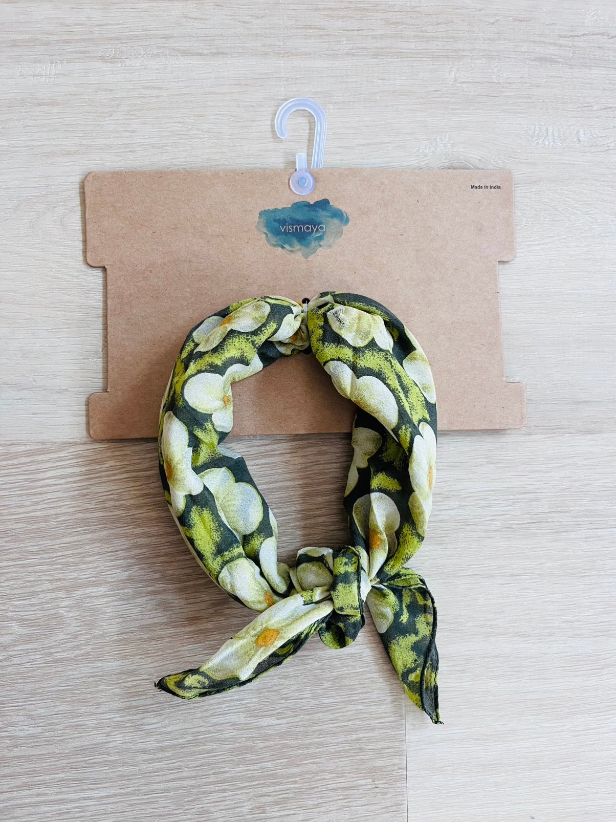 Sjaaltje / bandana / india bloemen, Kleding | Dames, Mutsen, Sjaals en Handschoenen, Ophalen of Verzenden, Zo goed als nieuw, Sjaal