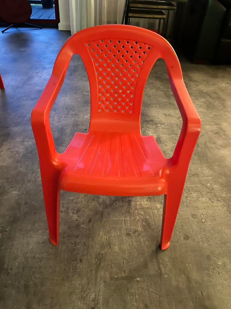 Rode kunststof kinderstoelen, Kinderen en Baby's, Kinderstoelen, Ophalen, Zo goed als nieuw, Overige typen