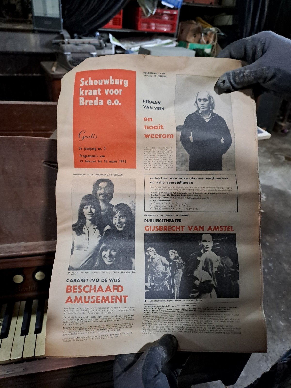 Schouwburgkrant Breda e.o. - Februari/Maart 1975, Ophalen of Verzenden, Gelezen, Overige typen