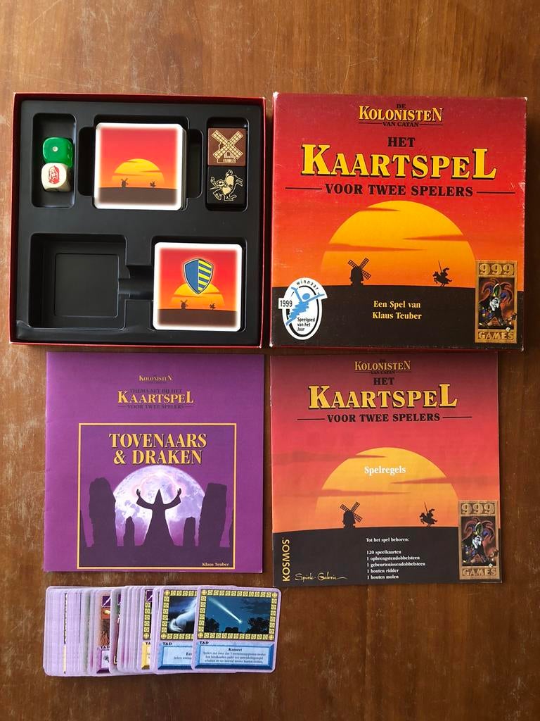 Catan Tovenaars & Draken inclusief basisspel, Hobby en Vrije tijd, Gezelschapsspellen | Kaartspellen, Ophalen of Verzenden, Zo goed als nieuw