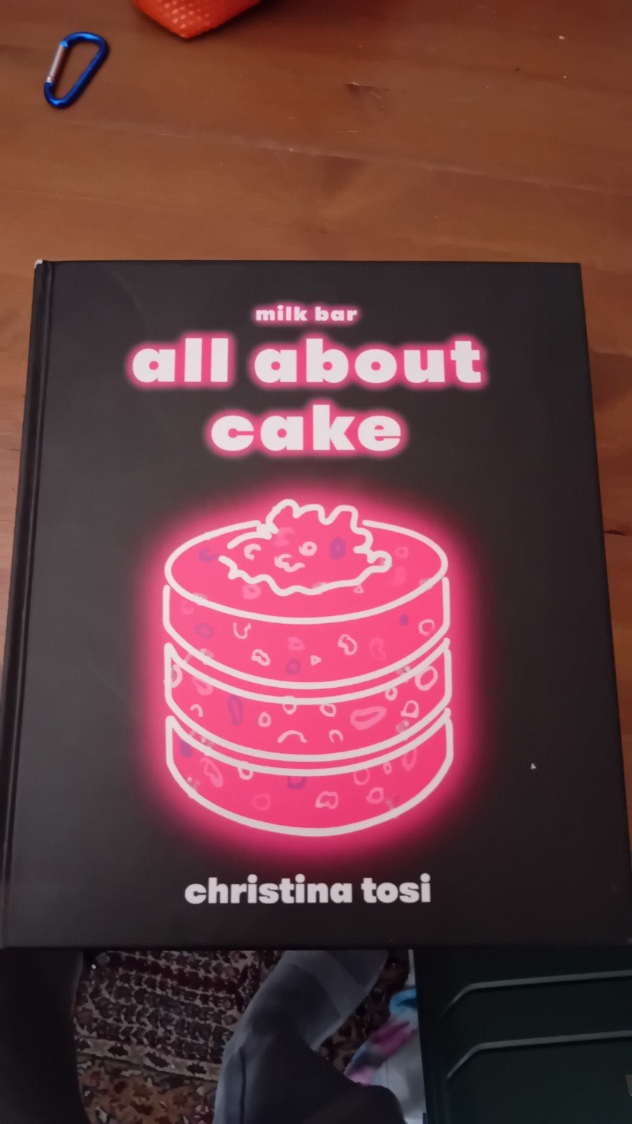 Milk Bar: All About Cake - Christina Tosi Bakboek, Christina Tosi, Ophalen of Verzenden, Zo goed als nieuw, Taart, Gebak en Desserts