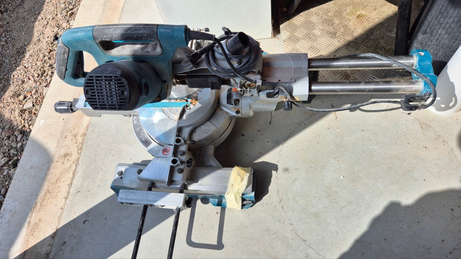 Makita LS1018L Afkortzaag - Krachtig en Nauwkeurig, Doe-het-zelf en Verbouw, Gereedschap | Zaagmachines, Gebruikt, 70 mm of meer
