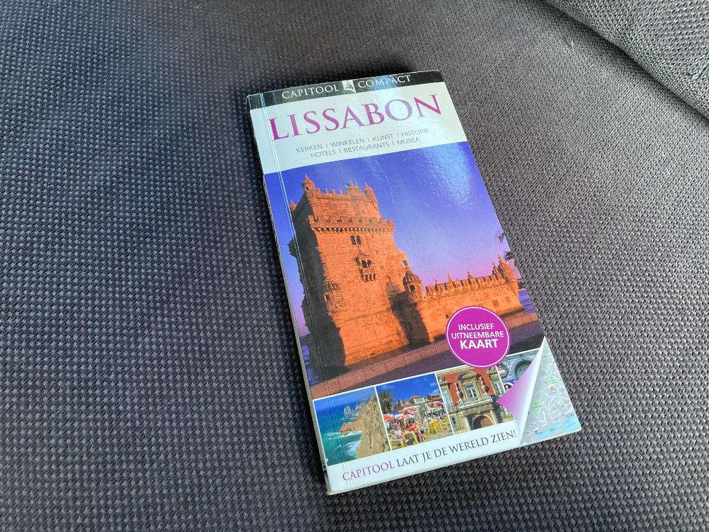 🇵🇹 Lissabon - Capitool Compact, Europa, Ophalen of Verzenden, Reisgids of -boek, Gelezen