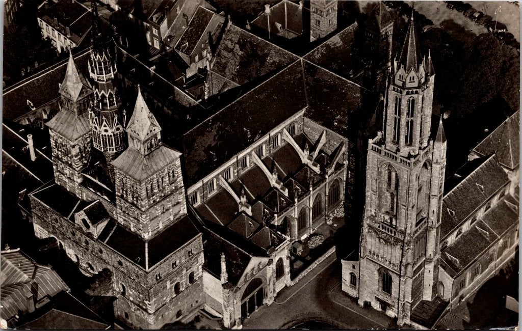 Maastricht - 12 oude ansichtkaarten St. Servaas Basiliek XII, Verzenden, 1960 tot 1980, Gelopen, Limburg
