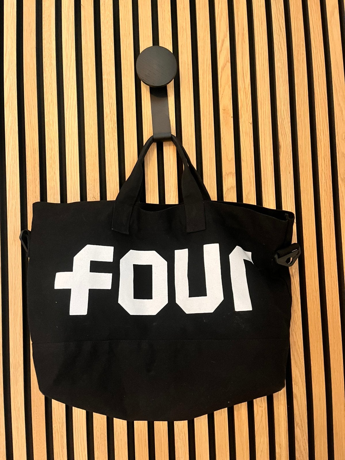 Four tas groot, Ophalen, Zo goed als nieuw