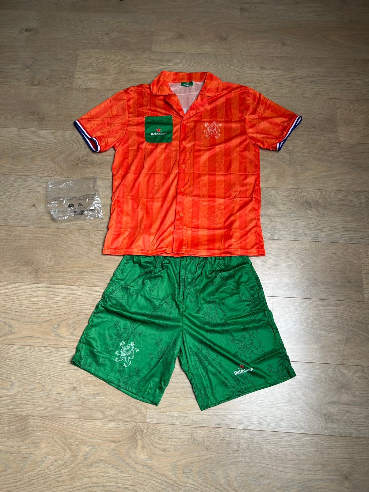 Heineken Pilsjama oranje maat S - M Nieuw, Sport en Fitness, Voetbal, Maat M, Ophalen of Verzenden, Nieuw, Shirt
