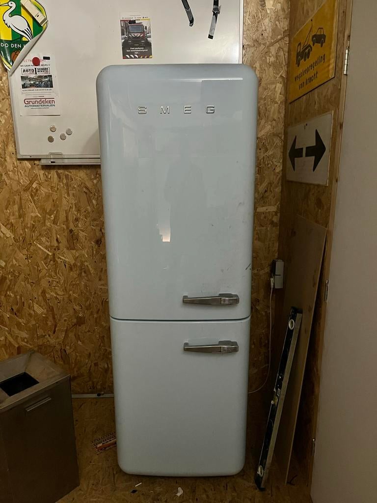 Smeg Koelkast met aparte vriezer - baby blauw, Gebruikt, 200 liter of meer, 60 cm of meer, Met aparte vriezer