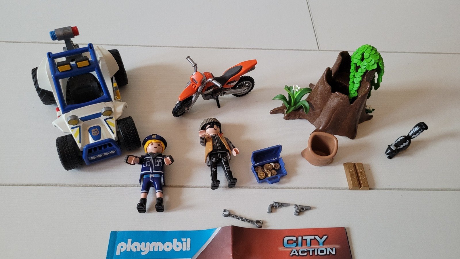 Playmobil politieauto + cross motor (City Action nr 70570), Ophalen, Gebruikt, Complete set