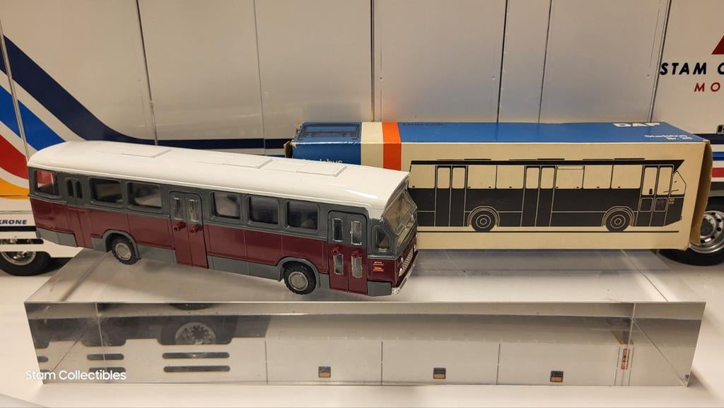 Lion Car No.38 Daf Stadsbus CityBus Red / White, Hobby en Vrije tijd, Modelauto's | 1:50, Ophalen of Verzenden, Zo goed als nieuw