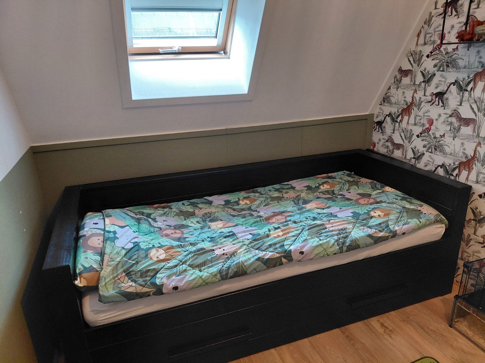 leuk bed met grote lade (zonder matras) met kast en opberger, Ophalen, Gebruikt, 90 cm, Eenpersoons