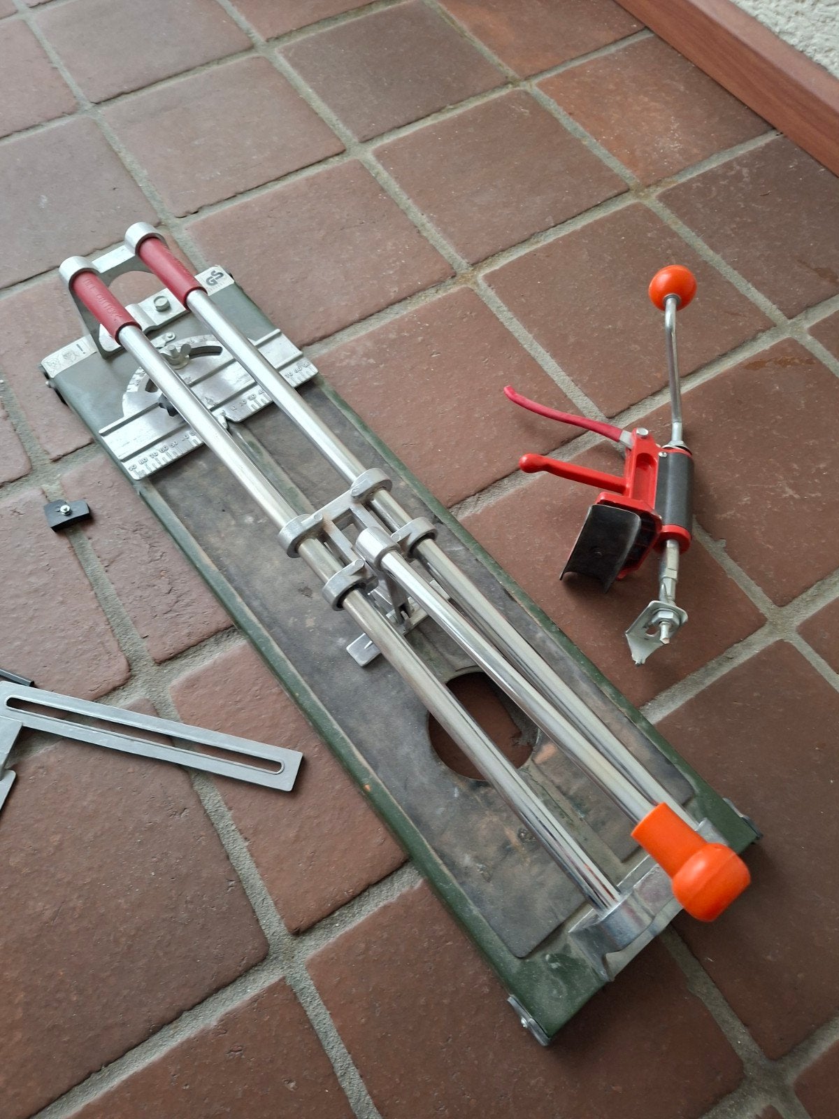 Tegelsnijder met instelbare gaten boor tot 45 cm, Ophalen, Gebruikt