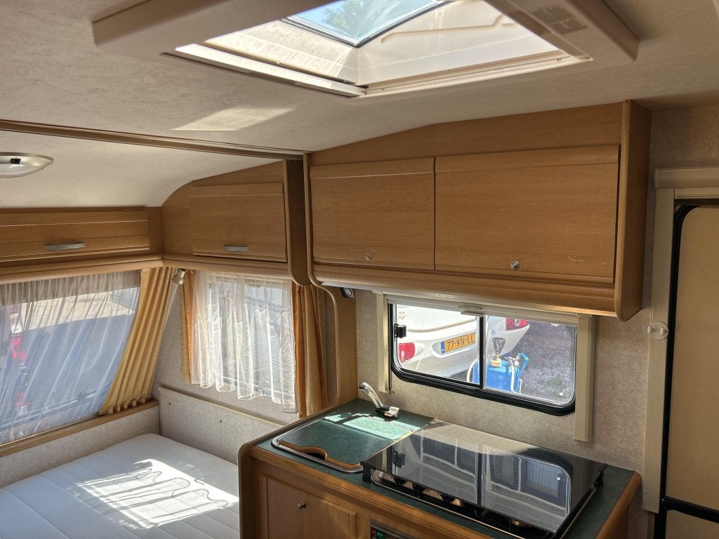 SWIFT TOSCANE VAST BED, LUIFEL, MOVER, Caravans en Kamperen, Caravans, Schokbreker, Bedrijf, Treinzit, Sprite - Swift Group