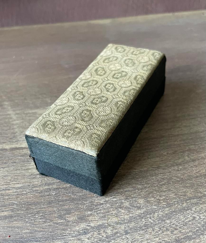 Antiek stoffen doosje, Ophalen of Verzenden