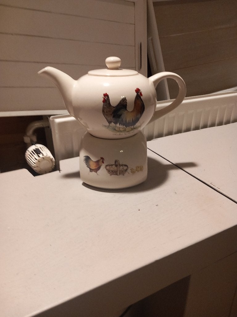 Jet servies Chicken Festival., Keramiek, Overige typen, Ophalen of Verzenden, Zo goed als nieuw