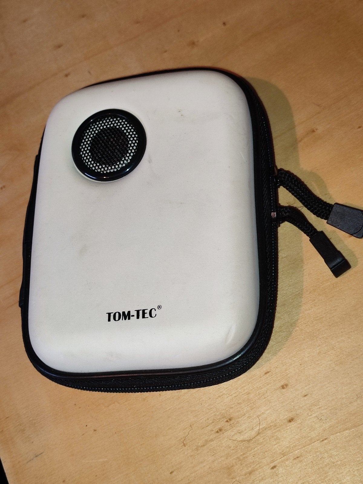 TOM-TEC Draagbare Speaker in Hoesje, Audio, Tv en Foto, Overige merken, Gebruikt, Ophalen of Verzenden, Draagbare speaker