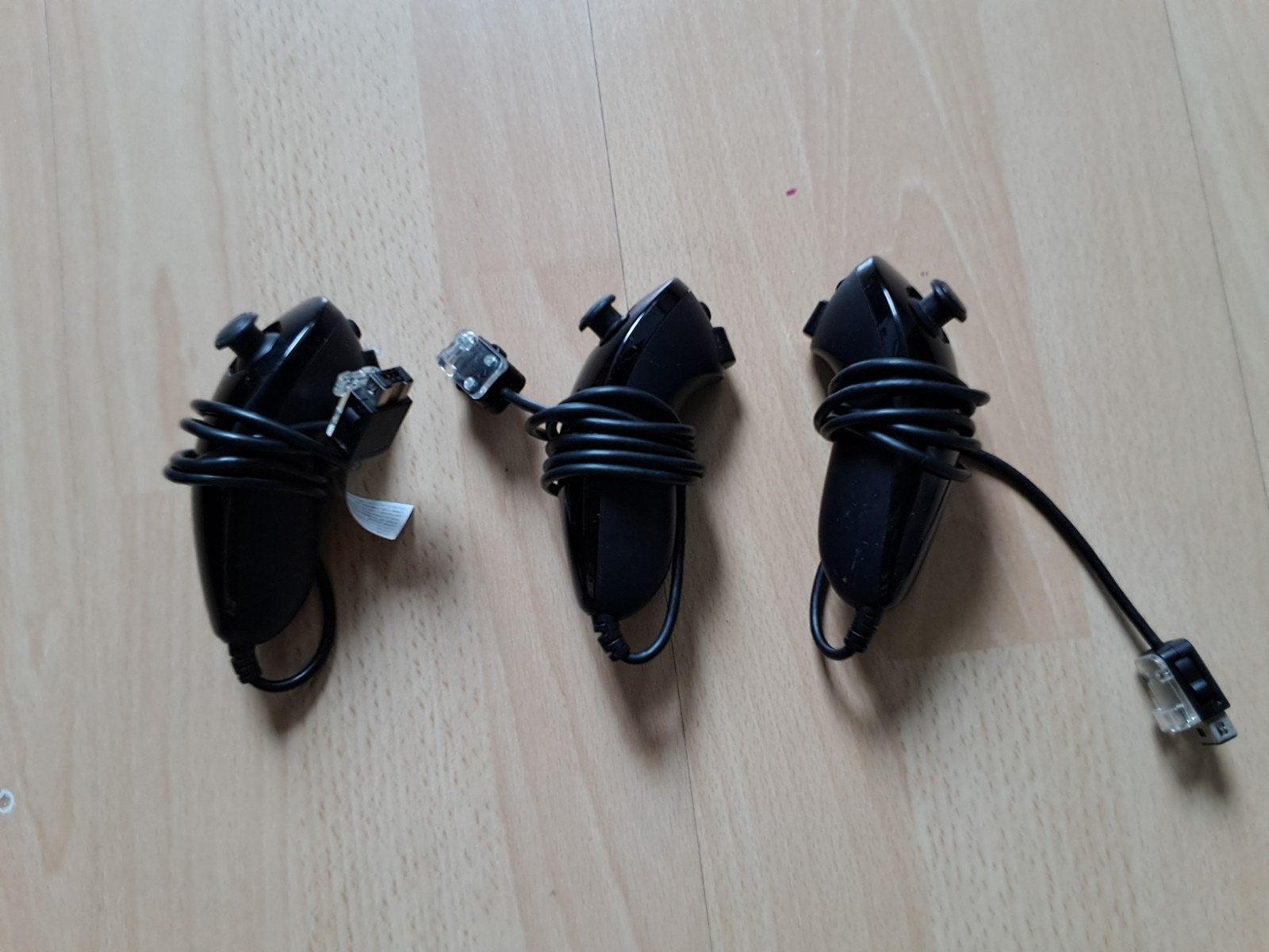 3 Zwarte Nunchuck Controllers 8,50 per stuk, Spelcomputers en Games, Ophalen of Verzenden, Gebruikt, Met 3 controllers of meer