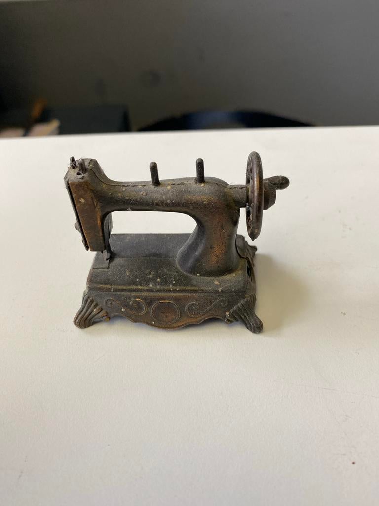 Vintage Mini Naaimachine Puntenslijper - Decoratief, Antiek en Kunst, Antiek | Naaimachines, Ophalen of Verzenden