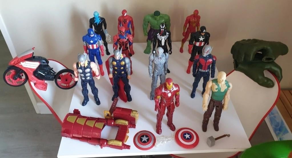 Superhelden Poppen met Attributen - Avengers Collectie, Ophalen of Verzenden