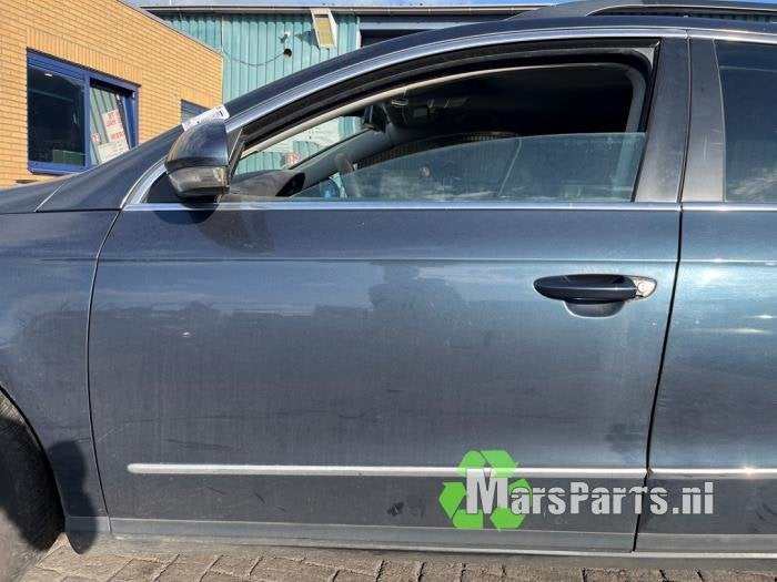 Portier 4Deurs links-voor van een Volkswagen Passat (LC5F), Gebruikt, -, -, Ophalen of Verzenden
