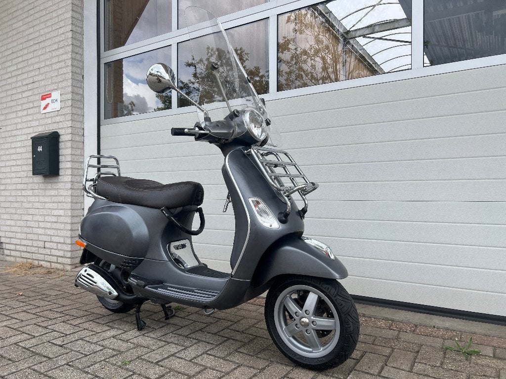 Vespa LX 50 Bromscooter. 45km. 4T. Grijs. Alarm. Windscherm., Ophalen, Maximaal 45 km/u, 49 cc, Zo goed als nieuw