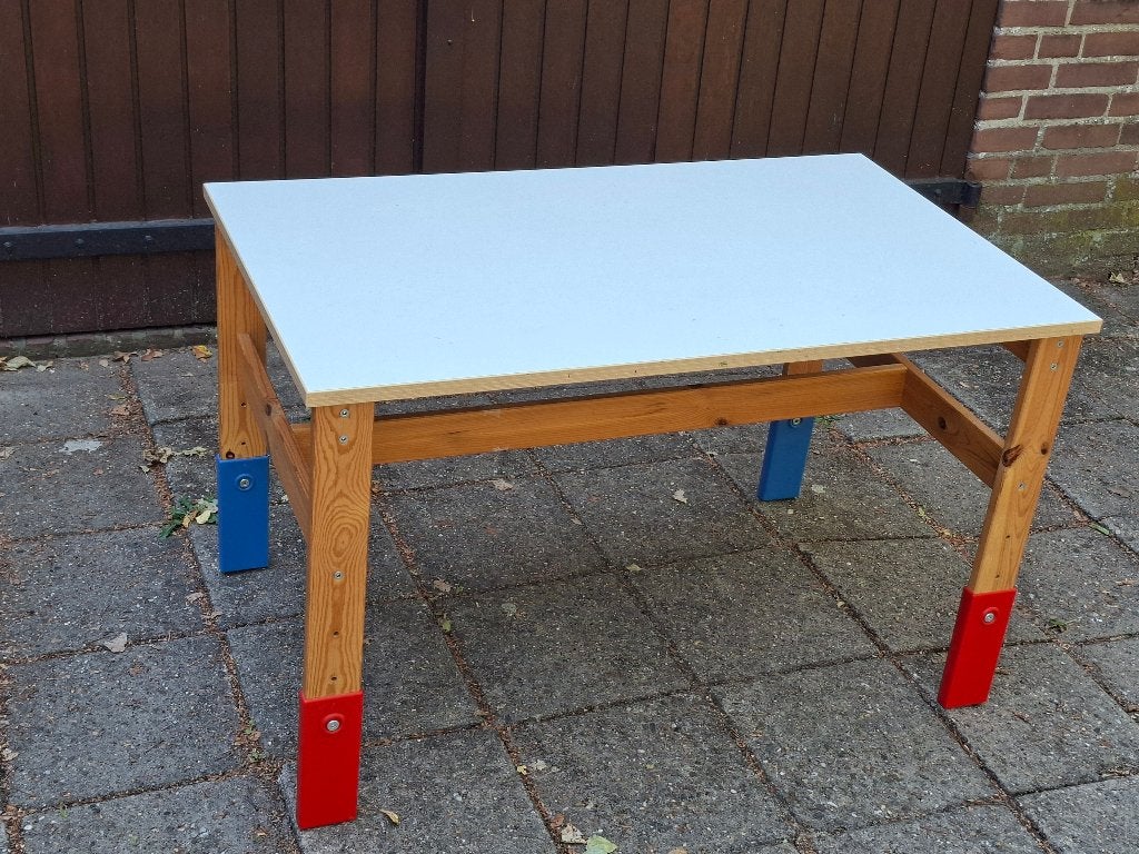 Kinder-knutsel/speeltafel 100x60cm, in hoogte verstelbaar, Ophalen, Gebruikt