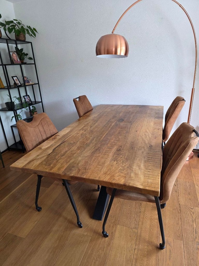 Eettafel met of zonder 4 stoelen, 100 tot 150 cm, 200 cm of meer, Zo goed als nieuw, Vijf personen of meer