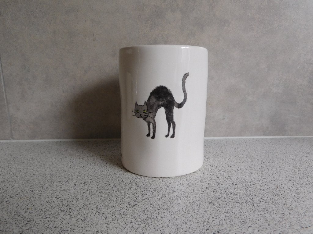 Mok 12,5x9 cm. Scaredy Cat Rae Dunn, Keramiek, Ophalen of Verzenden, Zo goed als nieuw, Overige stijlen