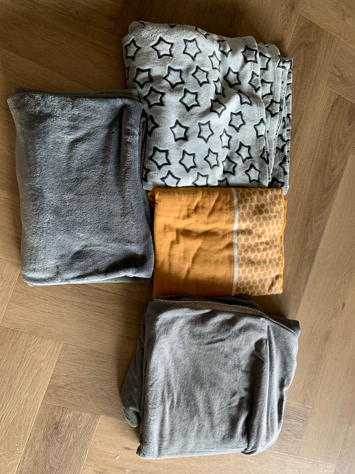 Diverse plaids en dekens - Zo goed als nieuw, Fleecedeken, Ophalen of Verzenden, Zo goed als nieuw, Wasbaar