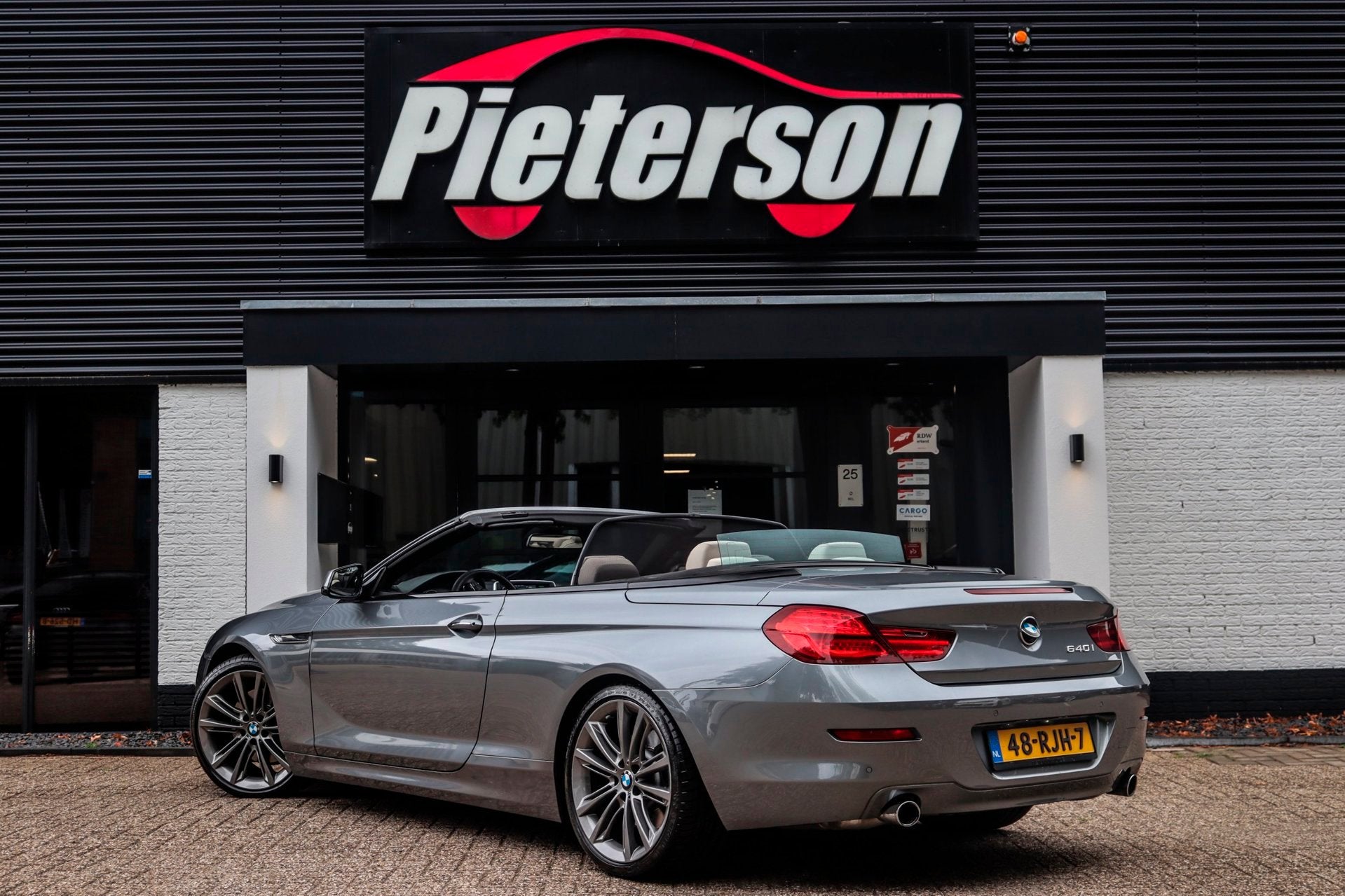 BMW 6-serie Cabrio 640i NAP DEALER OH HUD MEMORY LEDER XENON, Auto's, Achterwielaandrijving, Gebruikt, Cabriolet, Bedrijf