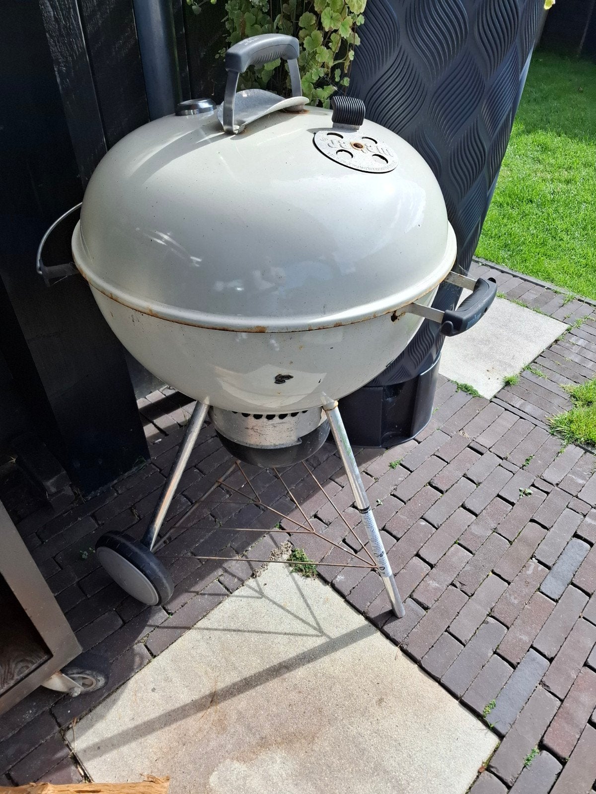 weber 57 cm 2 kratjes pils, Ophalen of Verzenden, Gebruikt, Weber