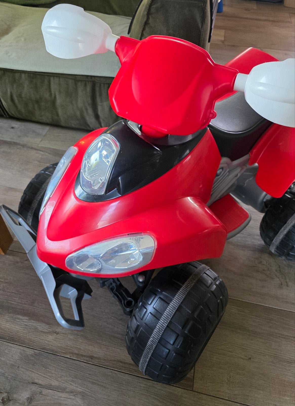 Rode Kinderquad met Nieuwe Accu, Gebruikt