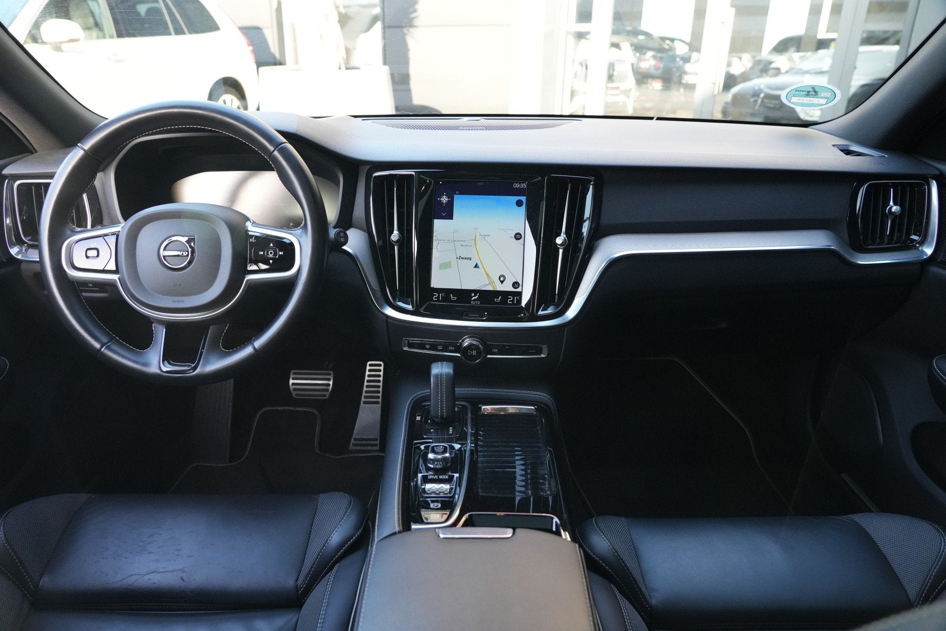 Volvo V60 2.0 T6 Recharge AWD R-Design | 340 PK | Panoramada, Gebruikt, Leder en Stof, 340 pk, Origineel Nederlands