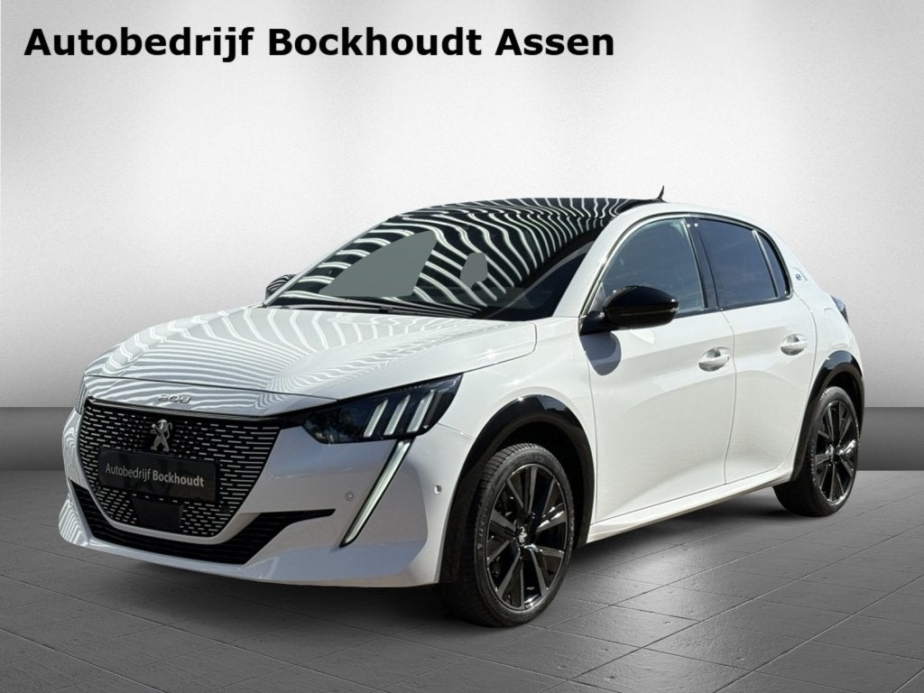 Peugeot e-208 GT 50 kWh | Panorama Dak | Stoelverw. | Naviga, Auto's, Automaat, Gebruikt, Zwart, Wit