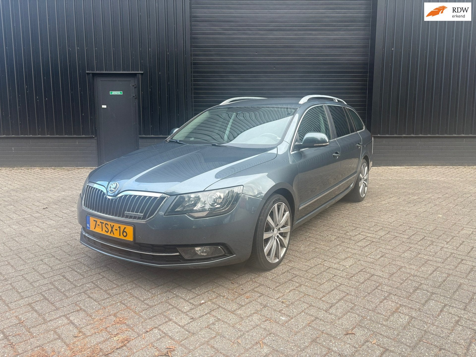 Skoda Superb Combi 1.6 TDI Ambition Business, Auto's, Voorwielaandrijving, Gebruikt, 4 cilinders, 23 km/l
