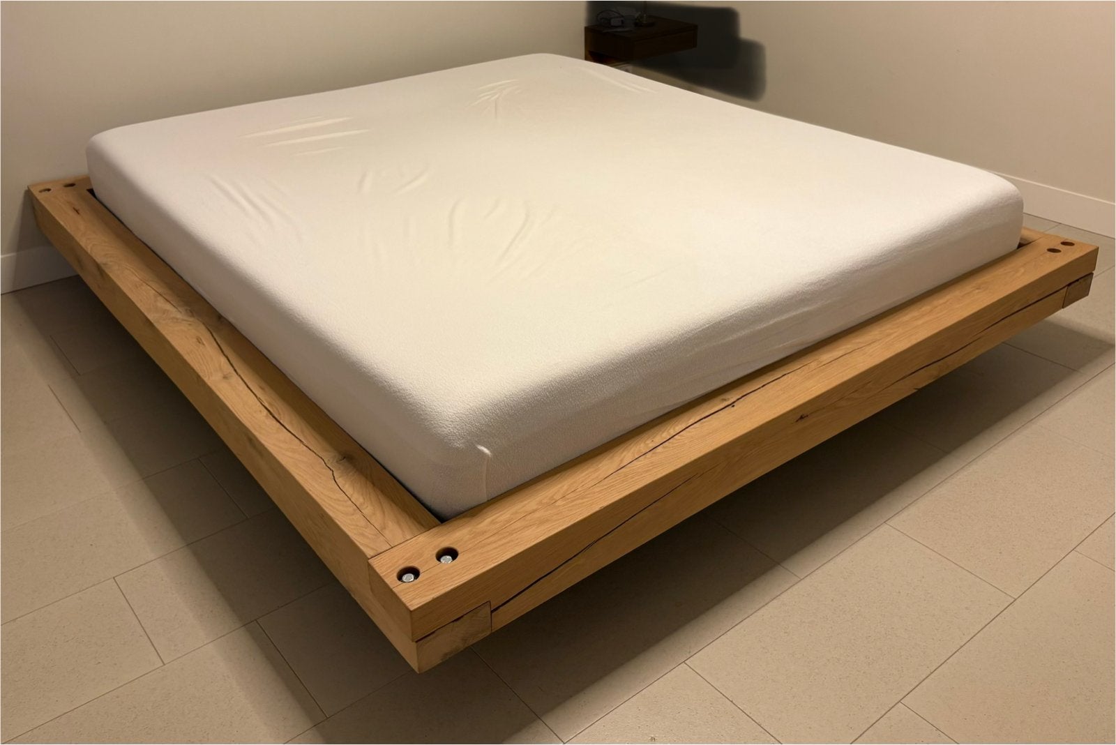 Massief eiken zwevend bed 180x210 met lattenbodem, Ophalen, Bruin, 210 cm, Tweepersoons