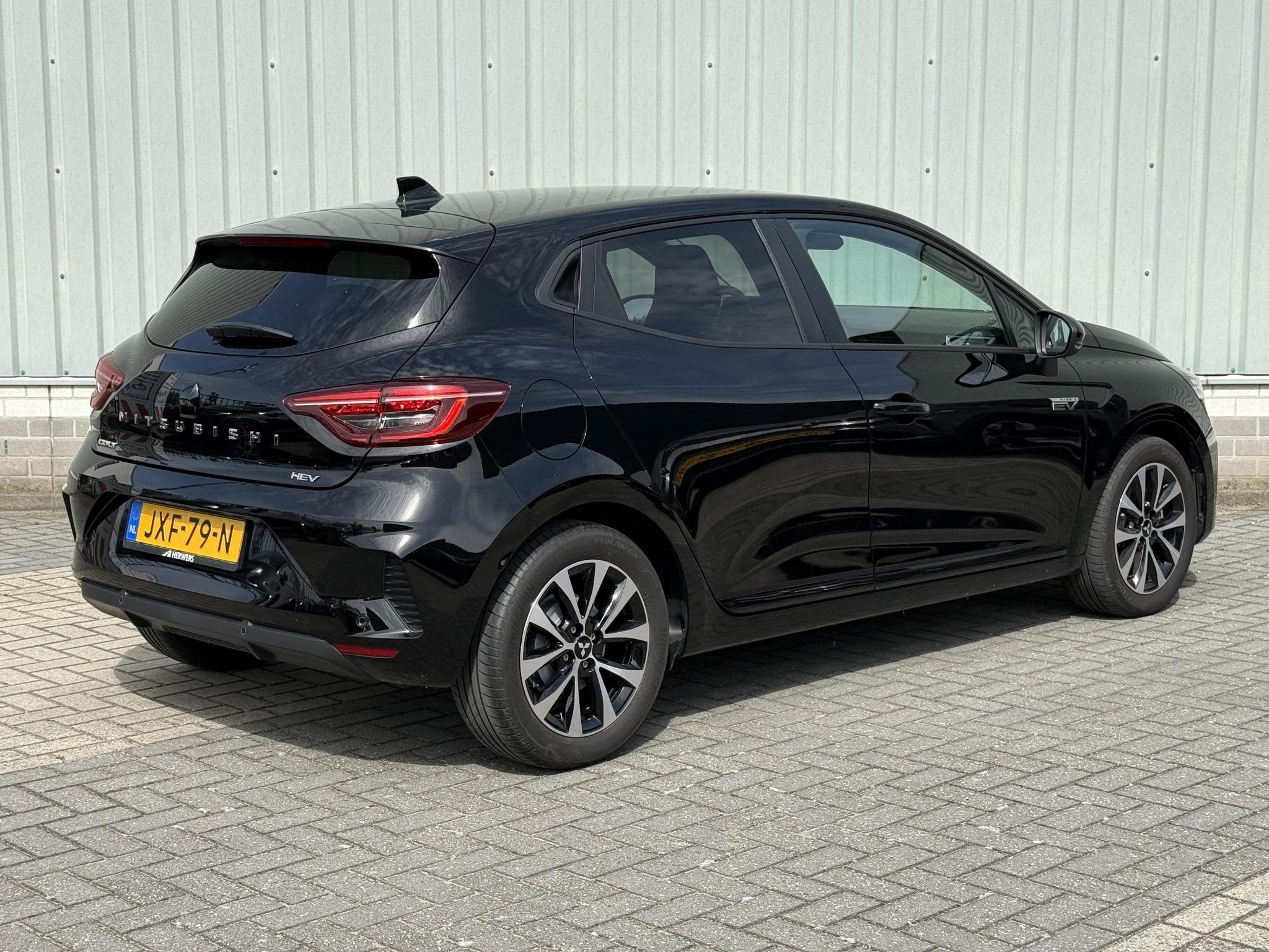 Mitsubishi Colt 1.6 HEV Intense / Achteruitrijcamera / Apple, Stof, Gebruikt, Euro 6, Bedrijf