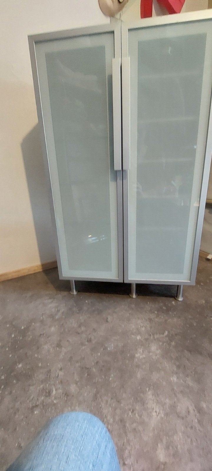 IKEA Vättern kast met glazen planken en draadmanden, Huis en Inrichting, Ophalen, Gebruikt