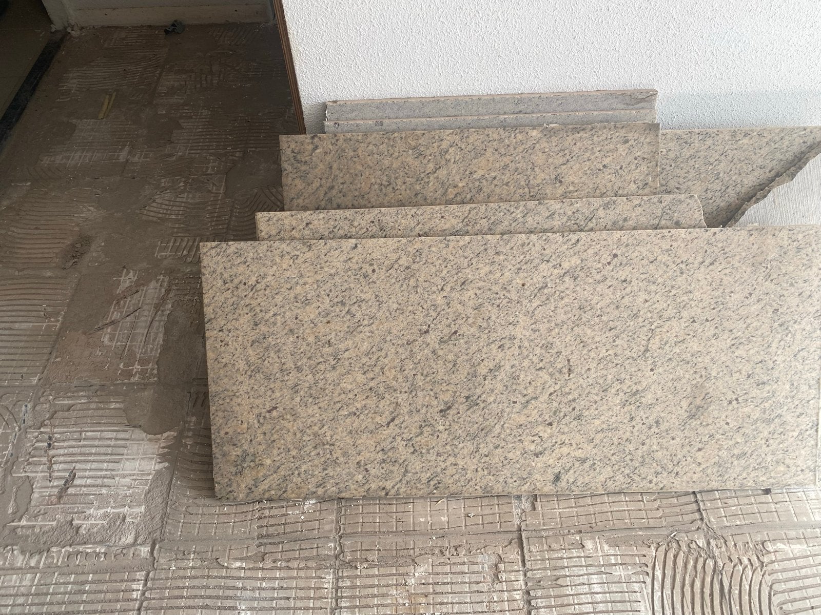 Gratis : Granieten tegels/platen - 2 cm dik, Doe-het-zelf en Verbouw, Ophalen, 40 tot 60 cm, Gebruikt, Graniet